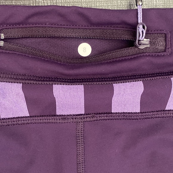 Lululemon purple crop leggings , size 8 - Picture 6 of 6